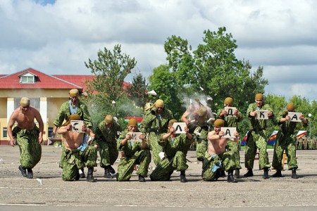 Мероприятия в 103-й отдельной гвардейской мобильной бригаде посвященные Дню десантников. Фото Сергея Серебро