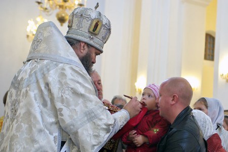В Витебске совершен чин полного освящения Свято-Успенского собора. Фото Сергея Серебро