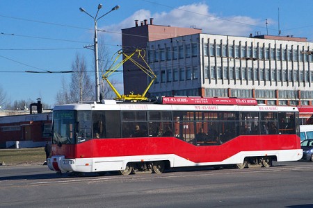 Трамвай АКСМ-62103 в Витебске. Фото Сергея Серебро