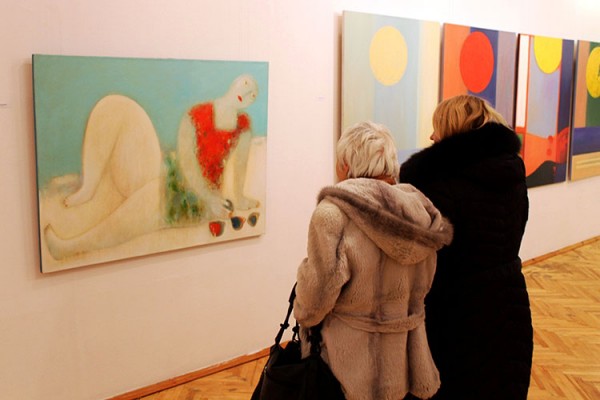Выставка живописи Василия Костюченко открылась в Витебске. Фото Юрия Шепелева
