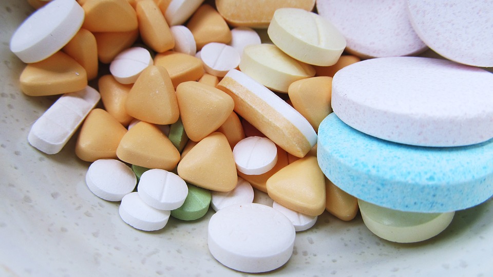 Таблетки. препараты, лекарства. Фото Val-gb / pixabay.com