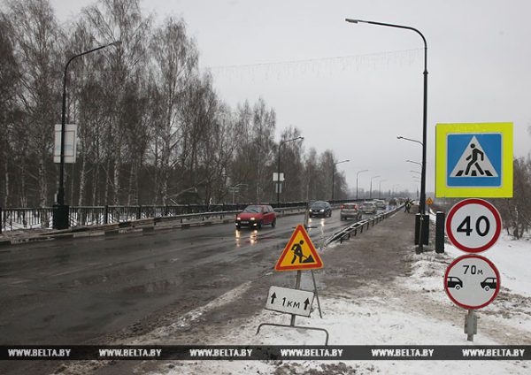 В Новополоцке на аварийном мосту через Двину установили видеонаблюдение. Фото Александра Хитрова / БелТА