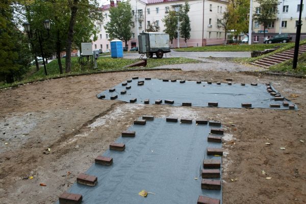 В Витебске началась подготовка к установке памятника десантникам. Фото Юрия Шепелева