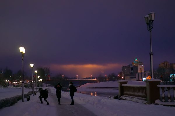 Загадочное свечение неба над Витебском. Фото Сергея Серебро