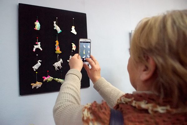 Выставка ёлочных игрушек эпохи СССР открылась в Витебске, она охватывает период с 1930-х по 1980-е годы. Фото Сергея Серебро
