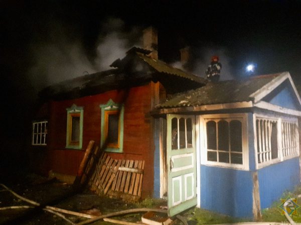 Два человека погибли минувшей ночью на пожарах в Витебской области. Фото МЧС
