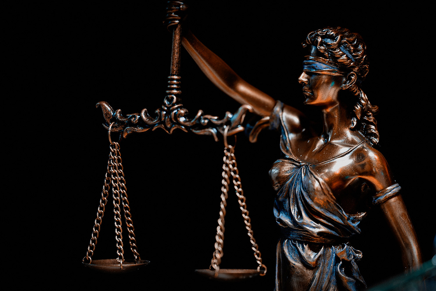 Юстиция, правосудие, Фемида, весы, темнота, мрак. Фото pixabay.com