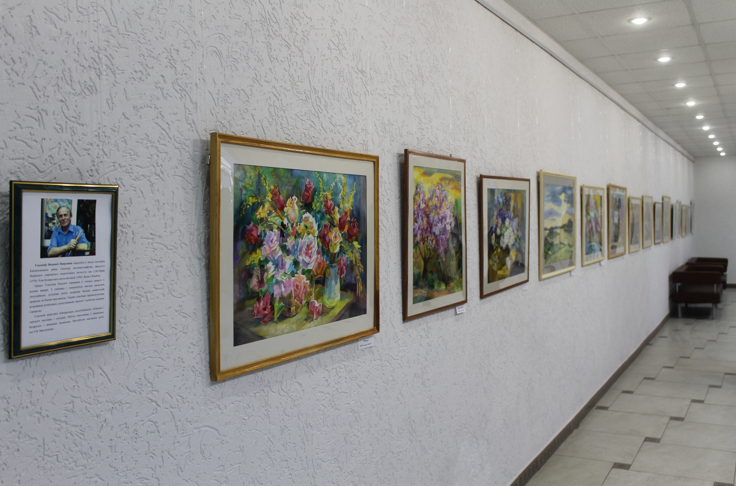 Выставка акварели Владимира Напреенко «Весенний вернисаж» открылась в Витебске. Фото Юрия Шепелева