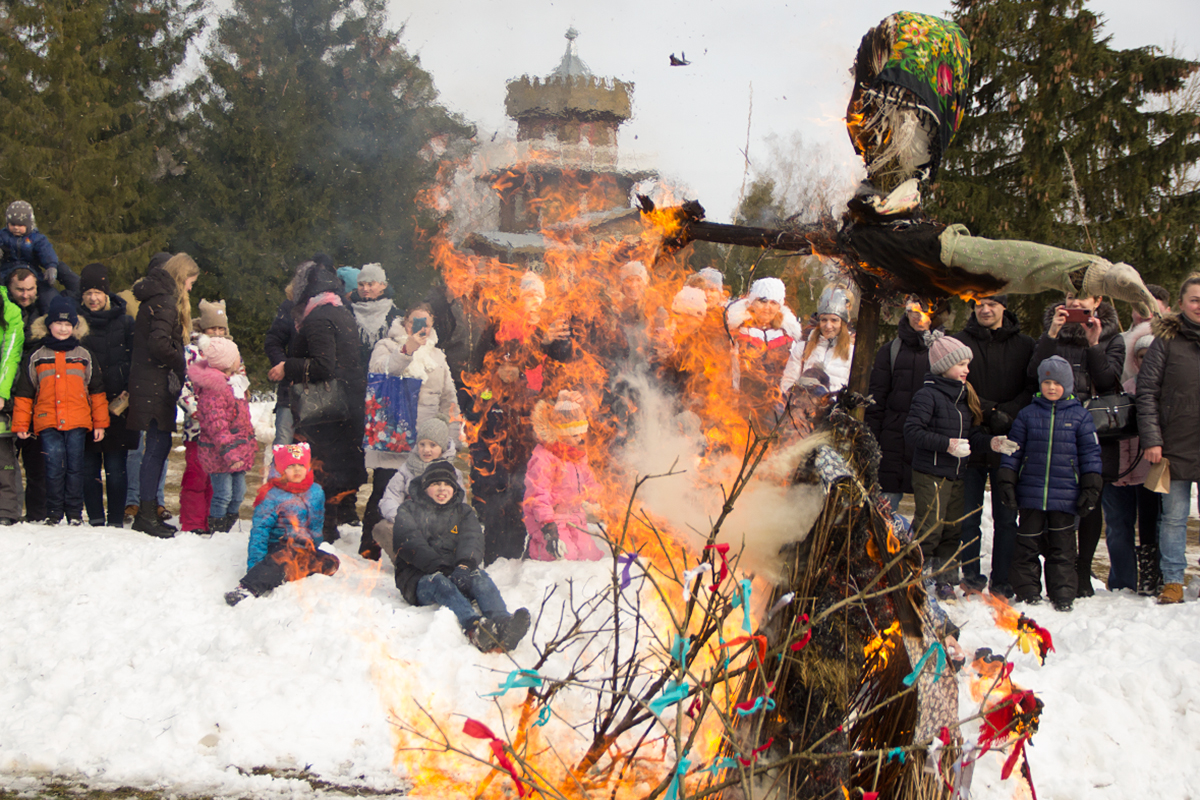 Празднование масленицы в Здарвнево под Витебском. Фото Игоря Матвеева